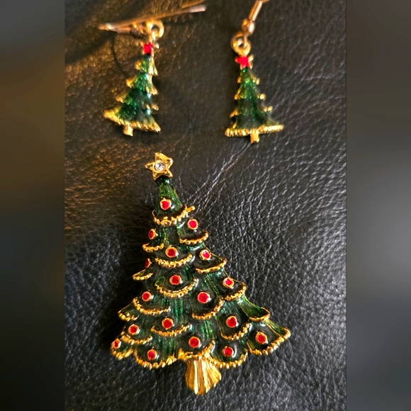 Holiday Editions Jewelry - Christmas Holiday tree enamel jewelry collection pin & earrings
